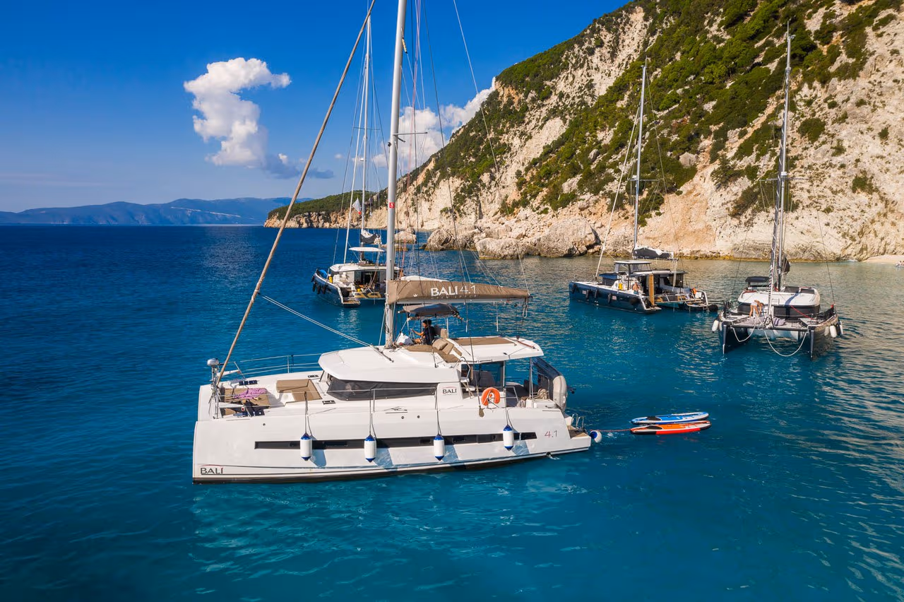 Viaje en catamarán premium, con patrón y cocinero a bordo por Grecia, Ruta por las islas jónicas