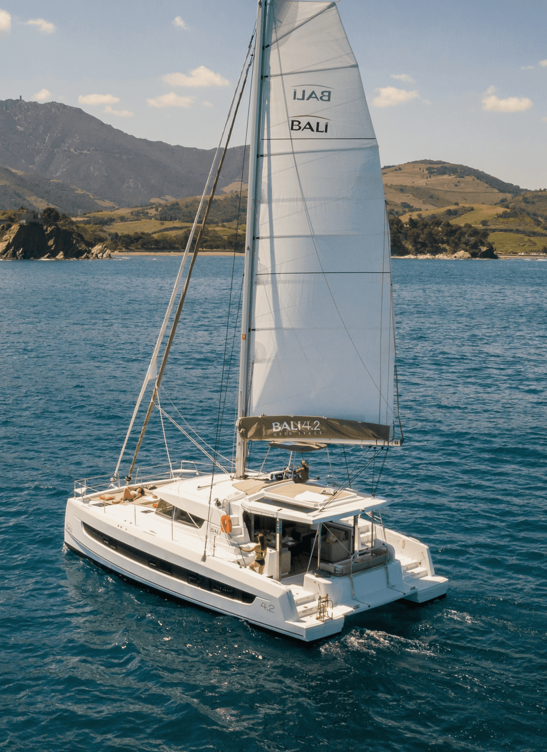 Catamarán Bali 4.2, viajes en catamaran por plazas